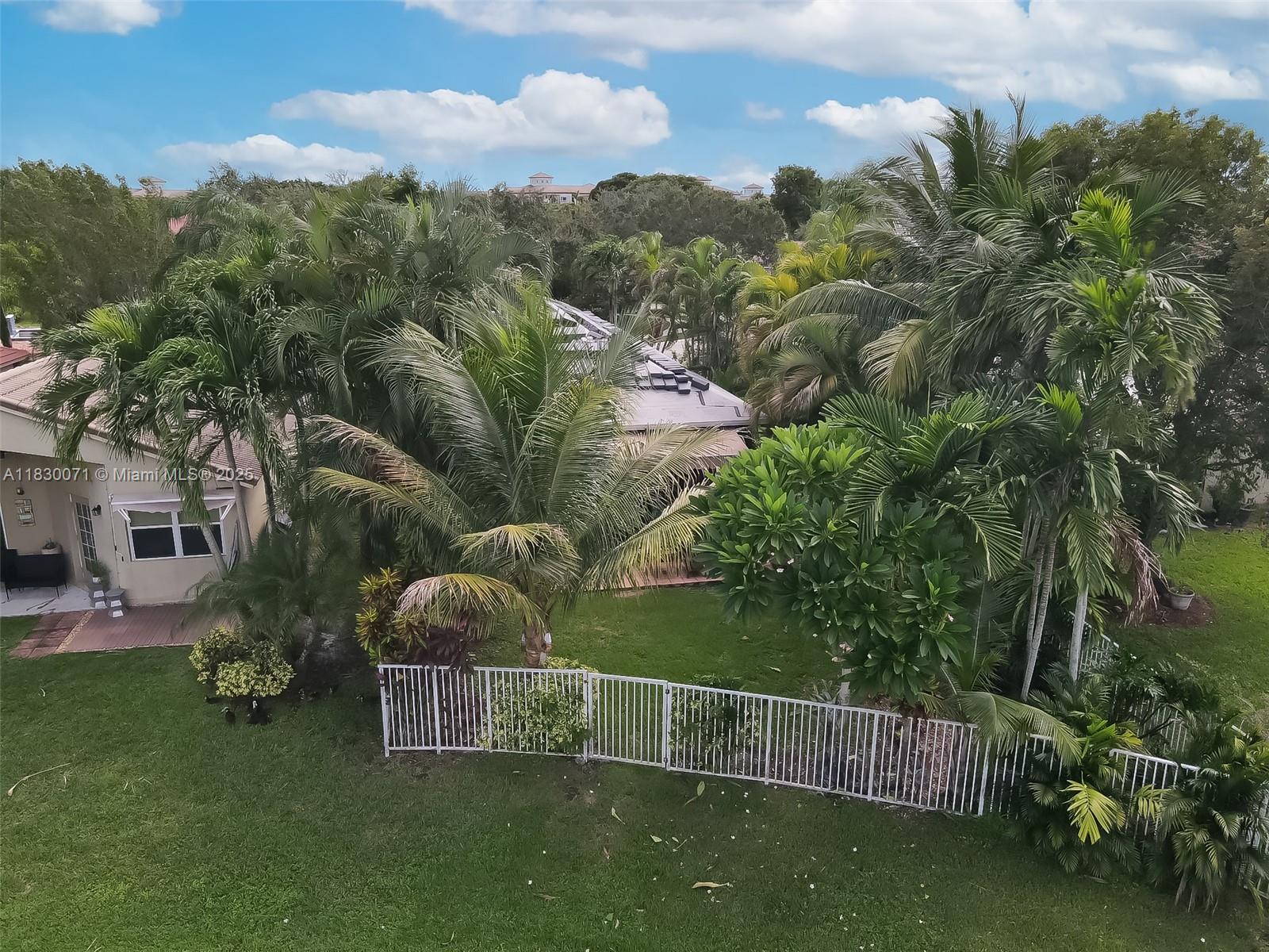 SAPPHIRE SHORES-SAPPHIRE - Residential