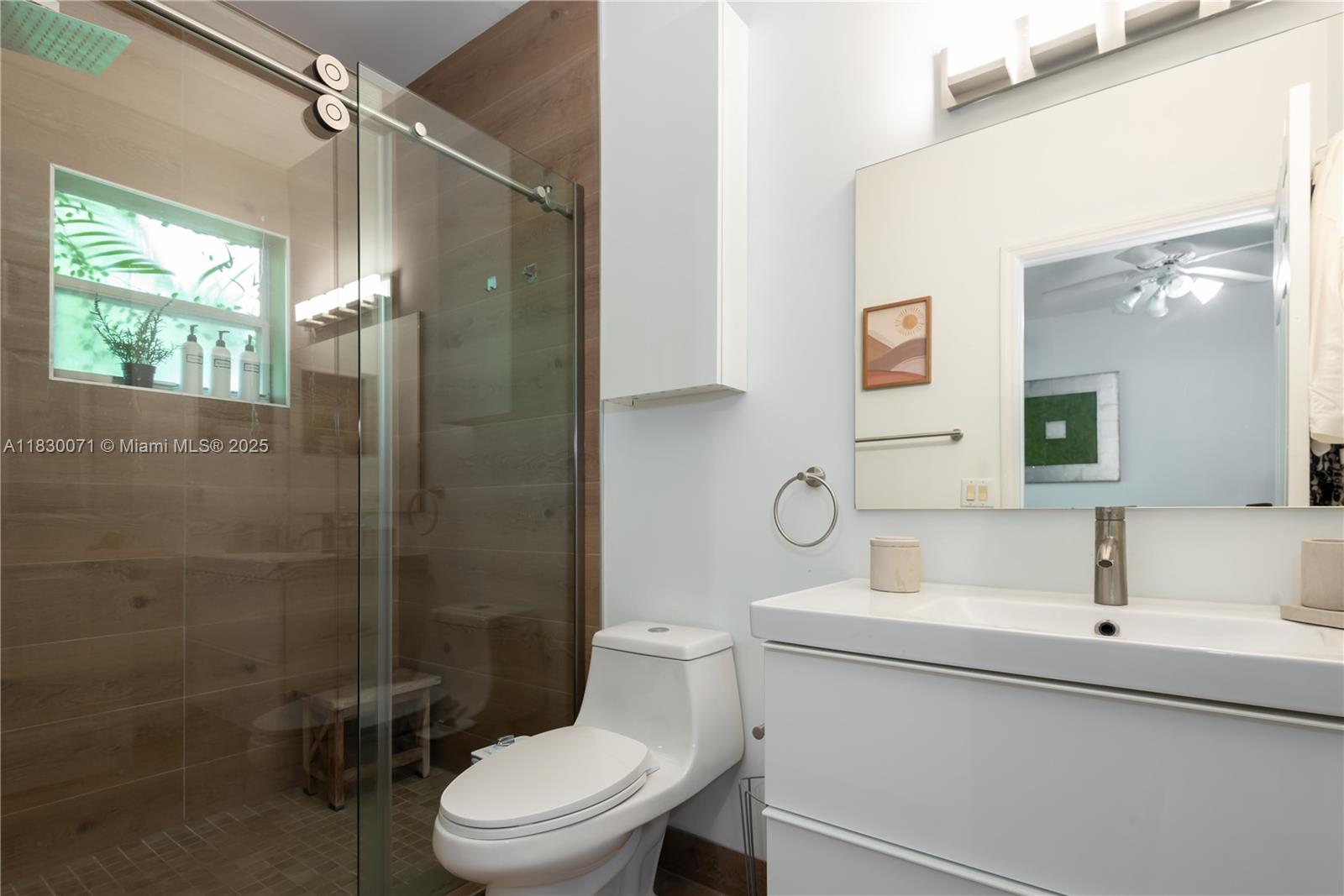 SAPPHIRE SHORES-SAPPHIRE - Residential