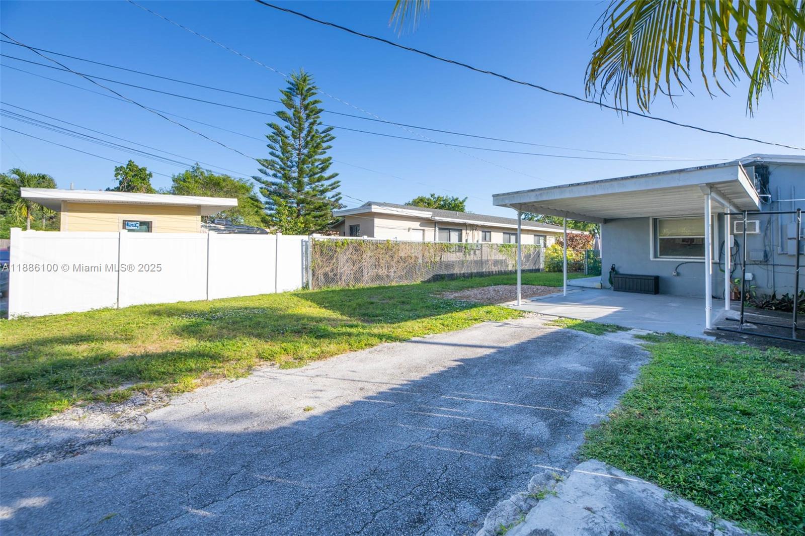 HOLLYWOOD PARK - Residential Income