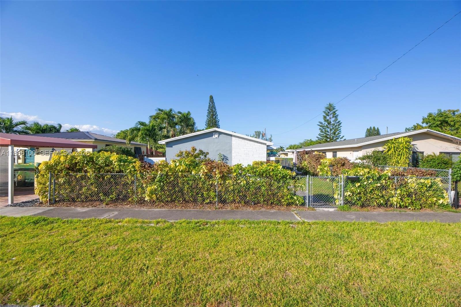 HOLLYWOOD PARK - Residential Income