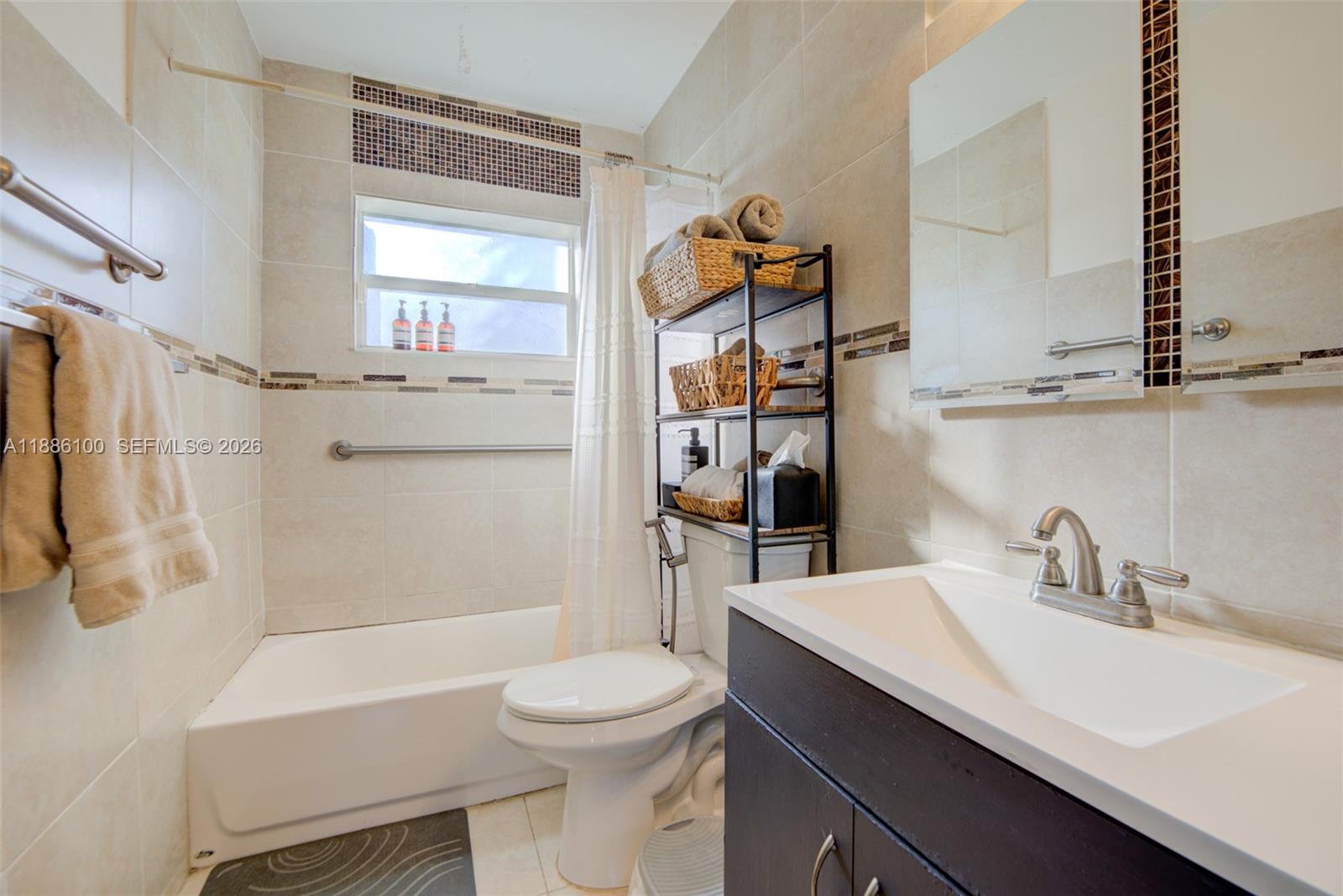 HOLLYWOOD PARK - Residential Income