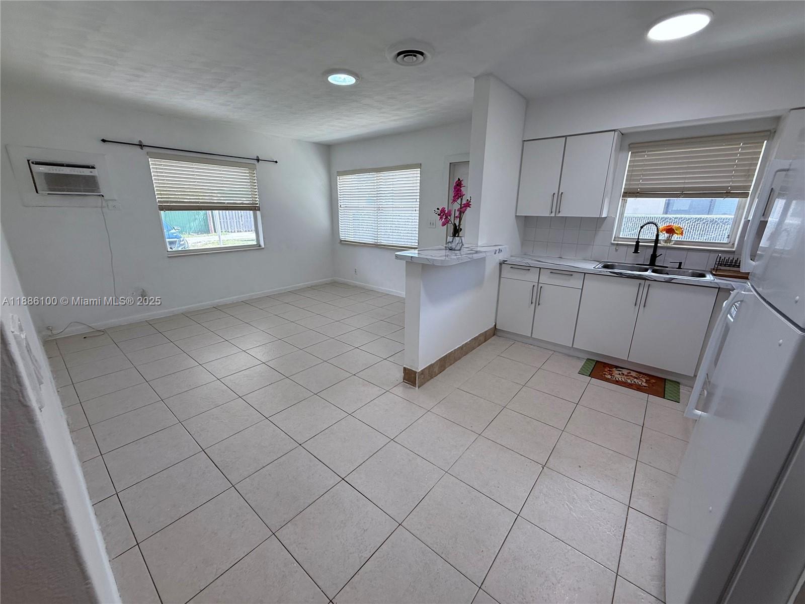 2235 Coolidge St, Hollywood, FL, 33020/$639,000 4 2235 Coolidge St