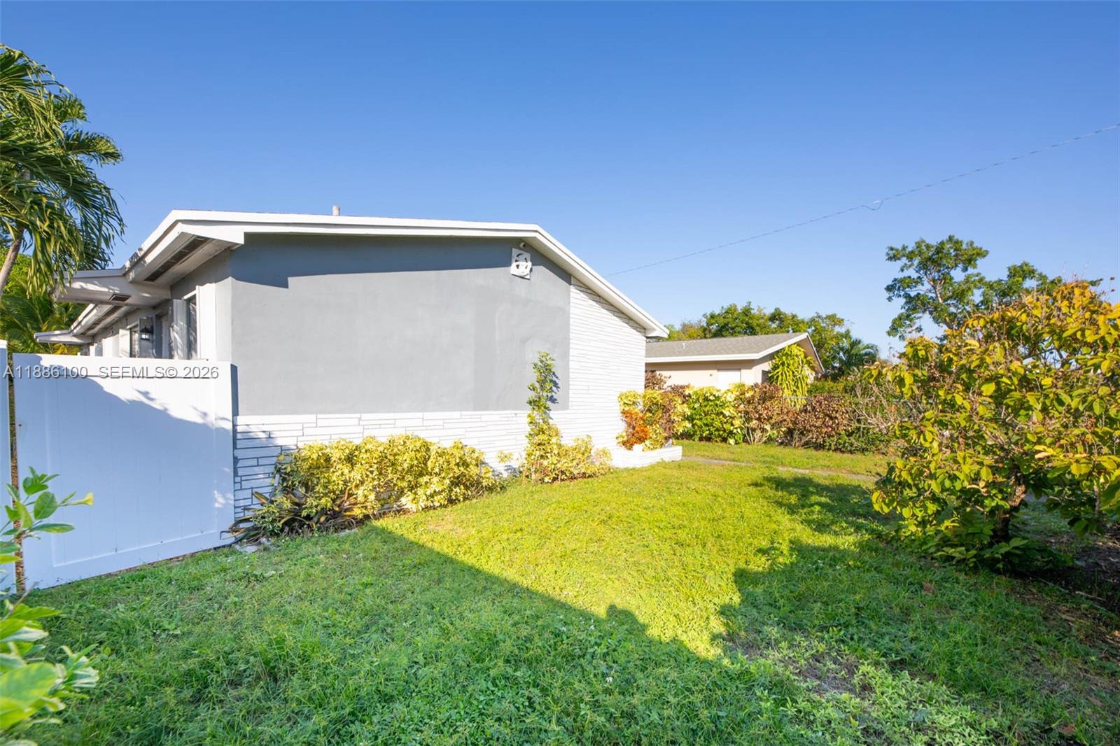 HOLLYWOOD PARK - Residential Income