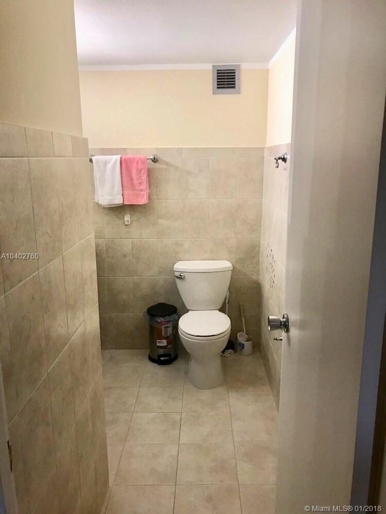 OLYMPUS CONDO PH A - Residential