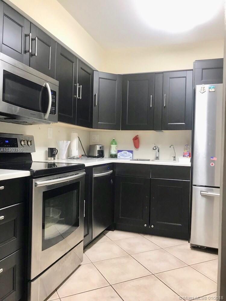 OLYMPUS CONDO PH A - Residential