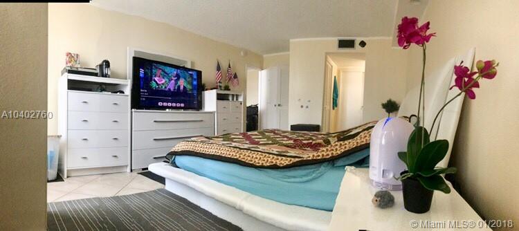 OLYMPUS CONDO PH A - Residential