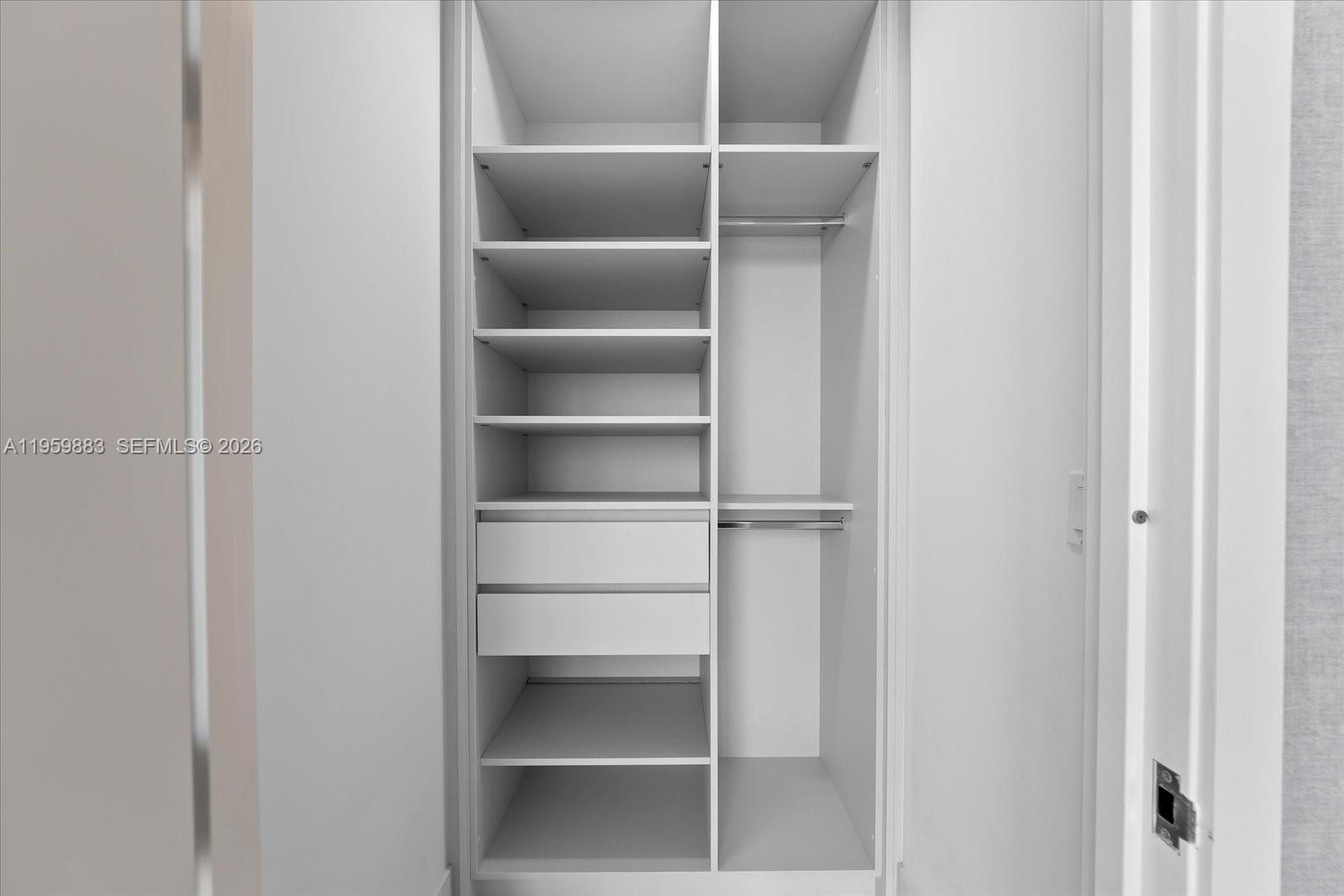 JADE SIGNATURE CONDO - Residential