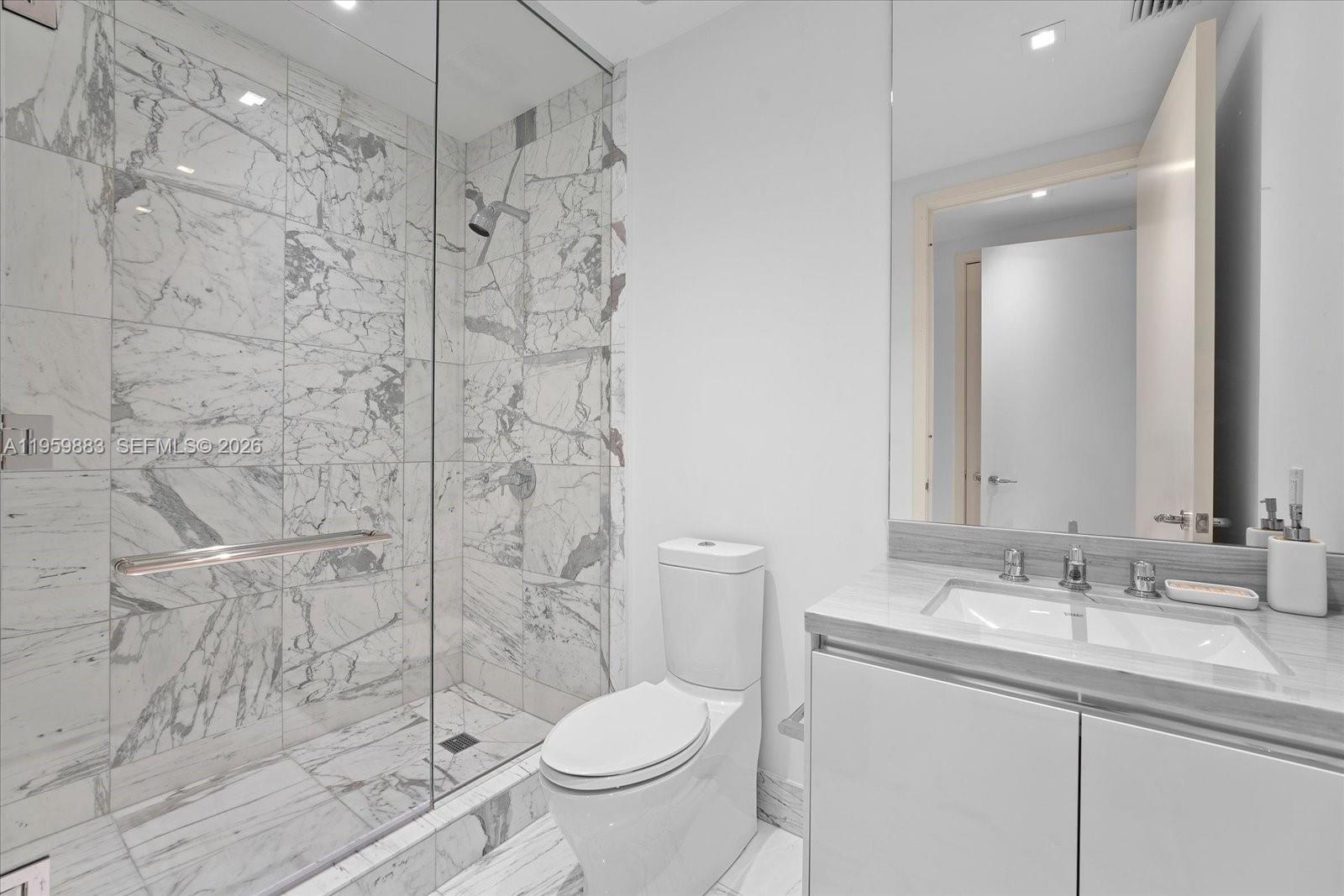 JADE SIGNATURE CONDO - Residential