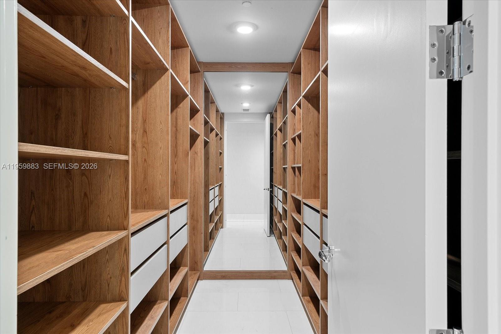 JADE SIGNATURE CONDO - Residential