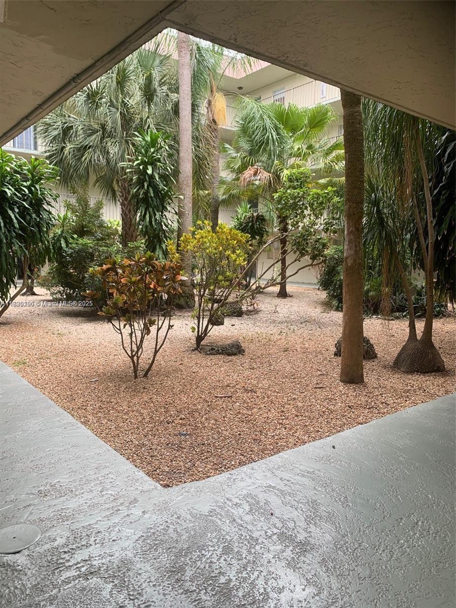 COURTYARDS OF BROWARD CON - Residential