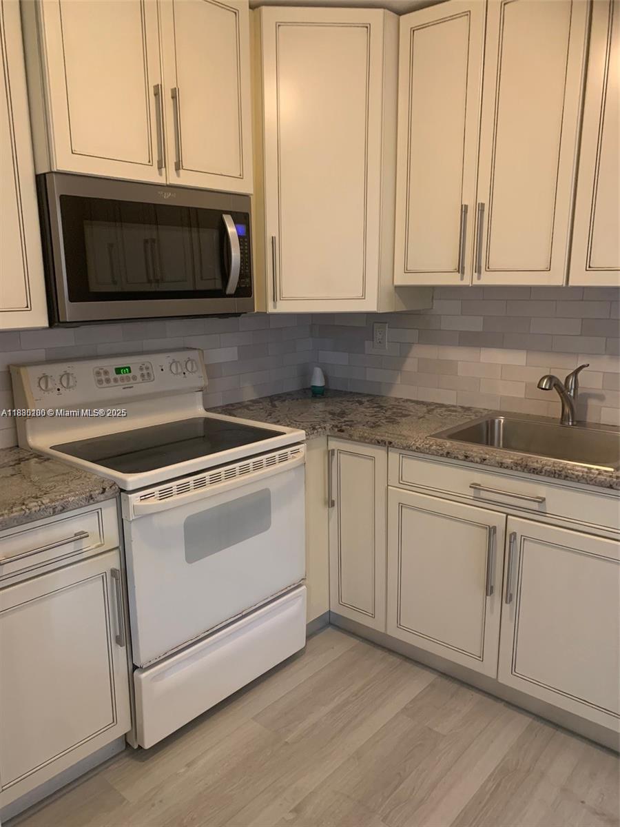 COURTYARDS OF BROWARD CON - Residential