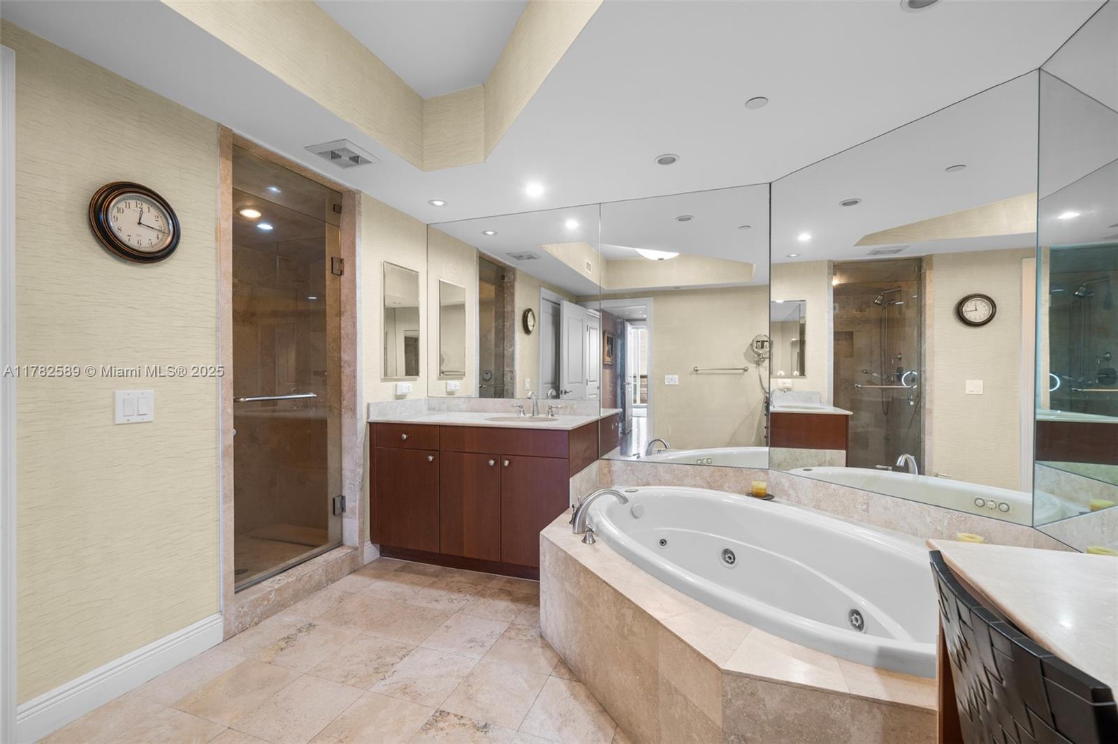 BELLAMARE @ WILLIAMS ISLA - Residential