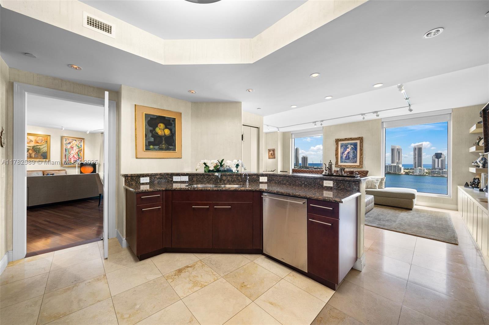 BELLAMARE @ WILLIAMS ISLA - Residential