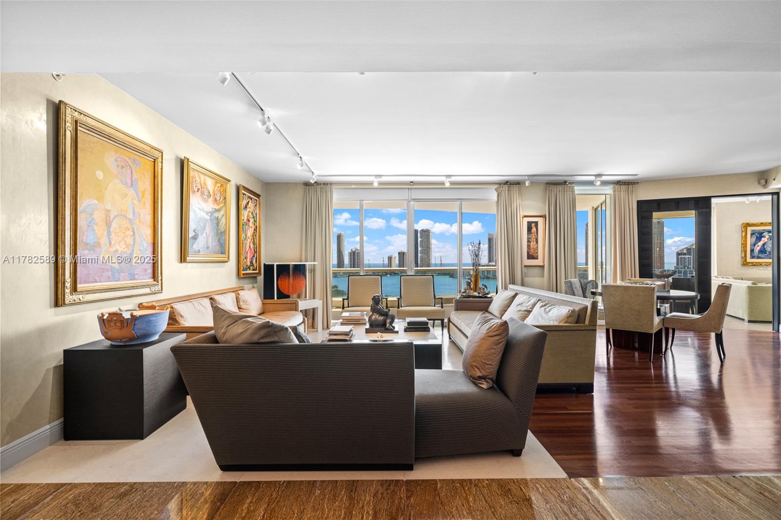 BELLAMARE @ WILLIAMS ISLA - Residential