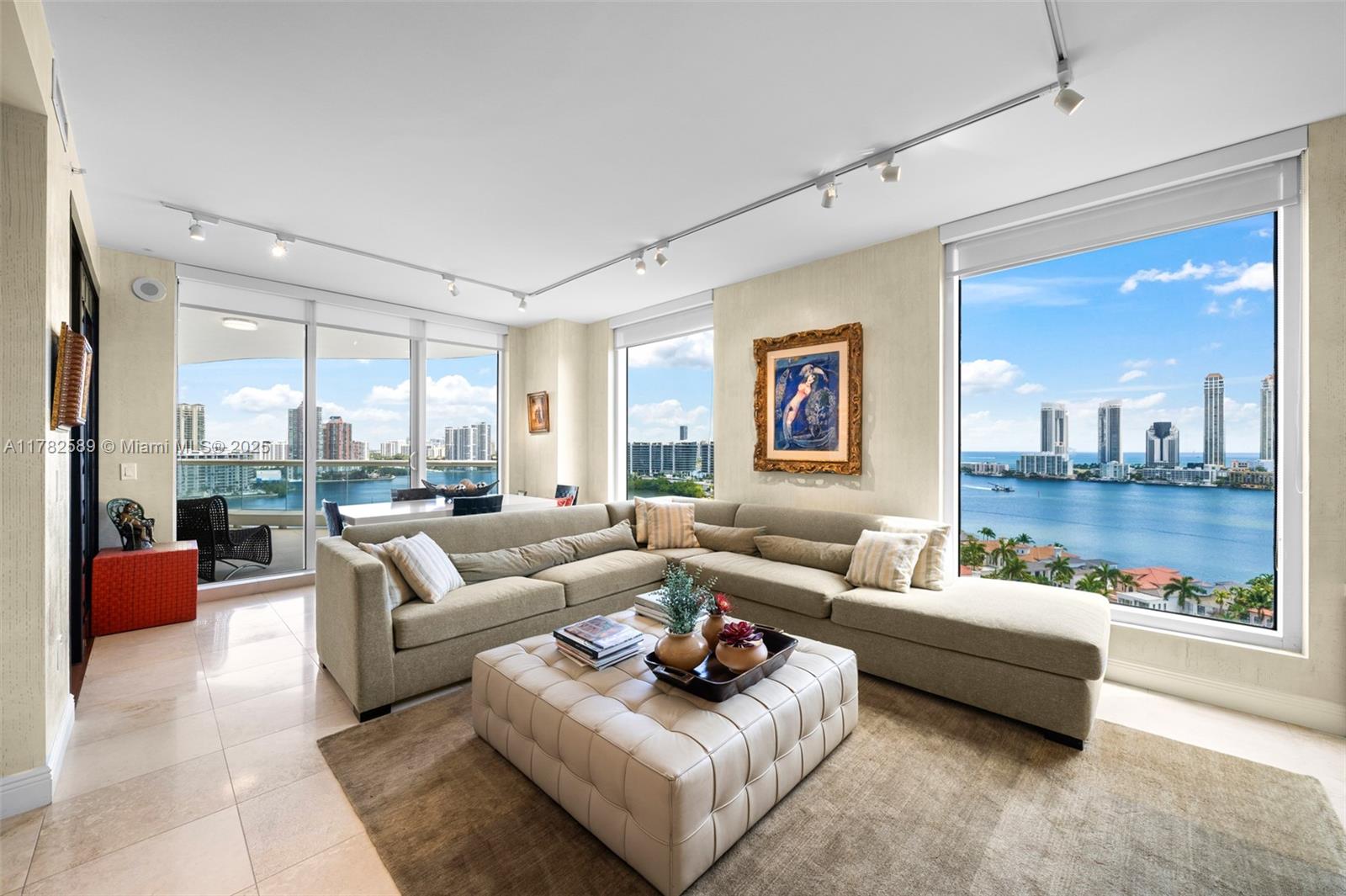 BELLAMARE @ WILLIAMS ISLA - Residential