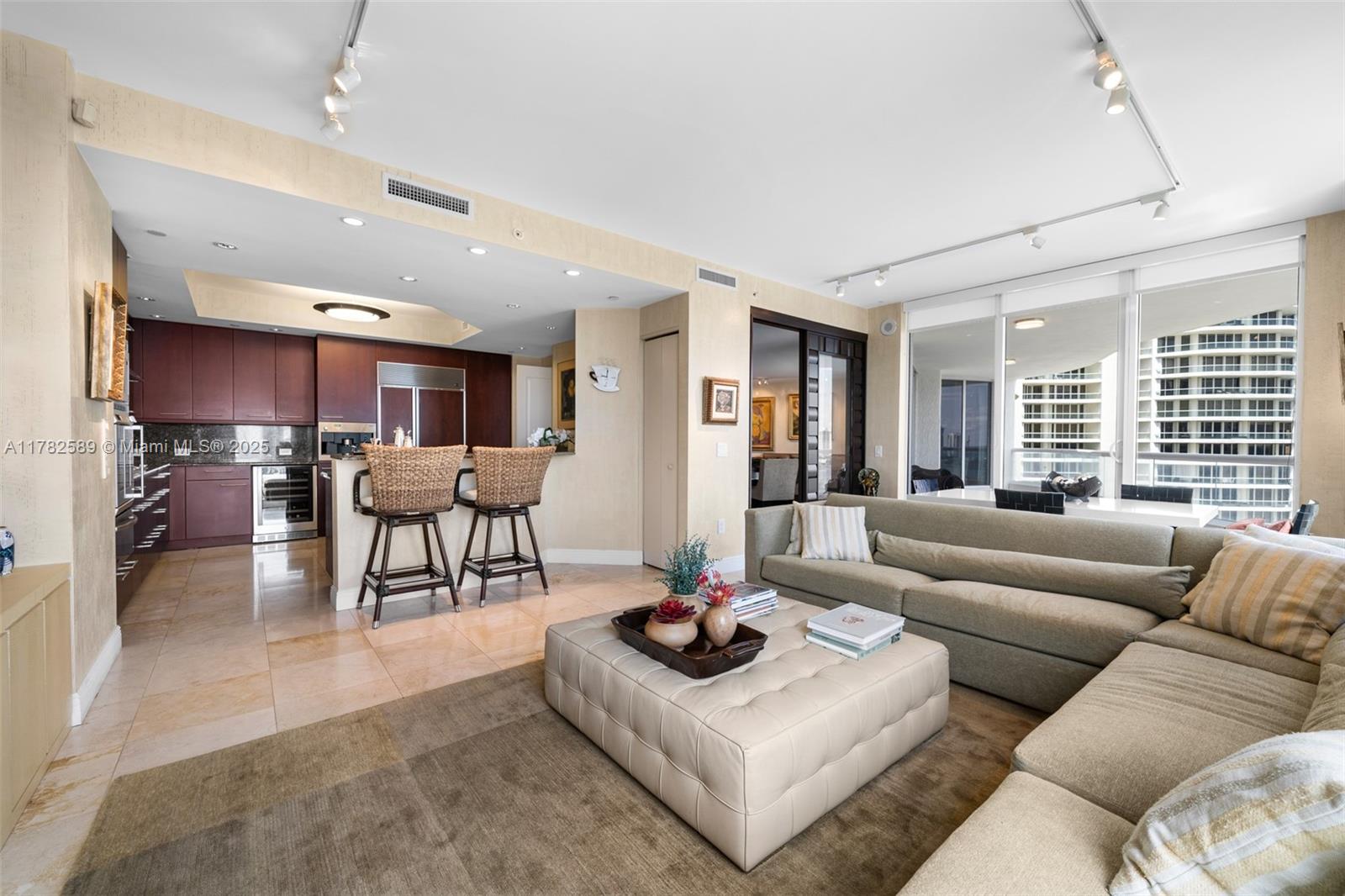 BELLAMARE @ WILLIAMS ISLA - Residential