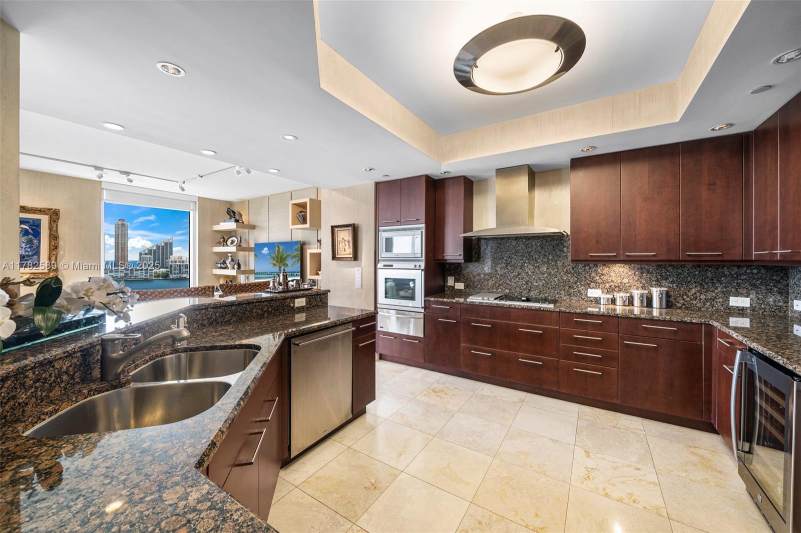 BELLAMARE @ WILLIAMS ISLA - Residential