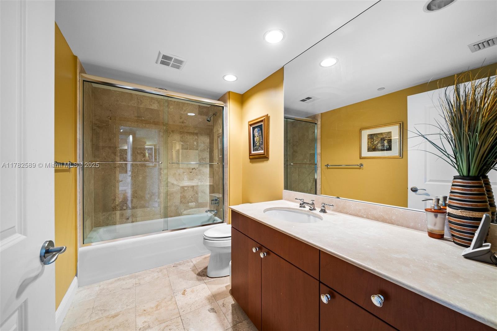 BELLAMARE @ WILLIAMS ISLA - Residential