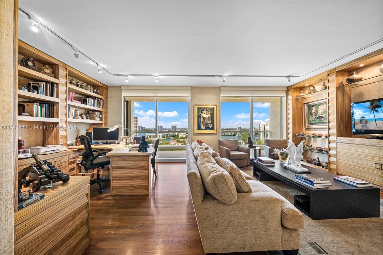 BELLAMARE @ WILLIAMS ISLA - Residential