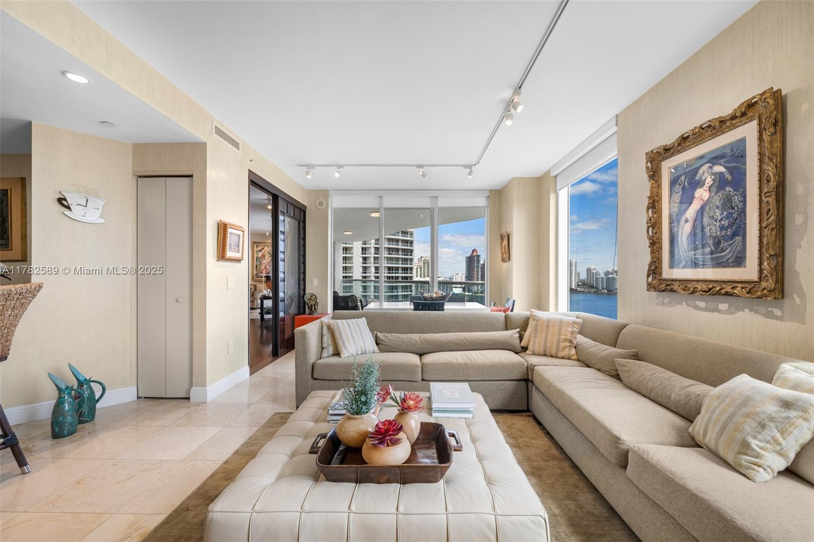 BELLAMARE @ WILLIAMS ISLA - Residential