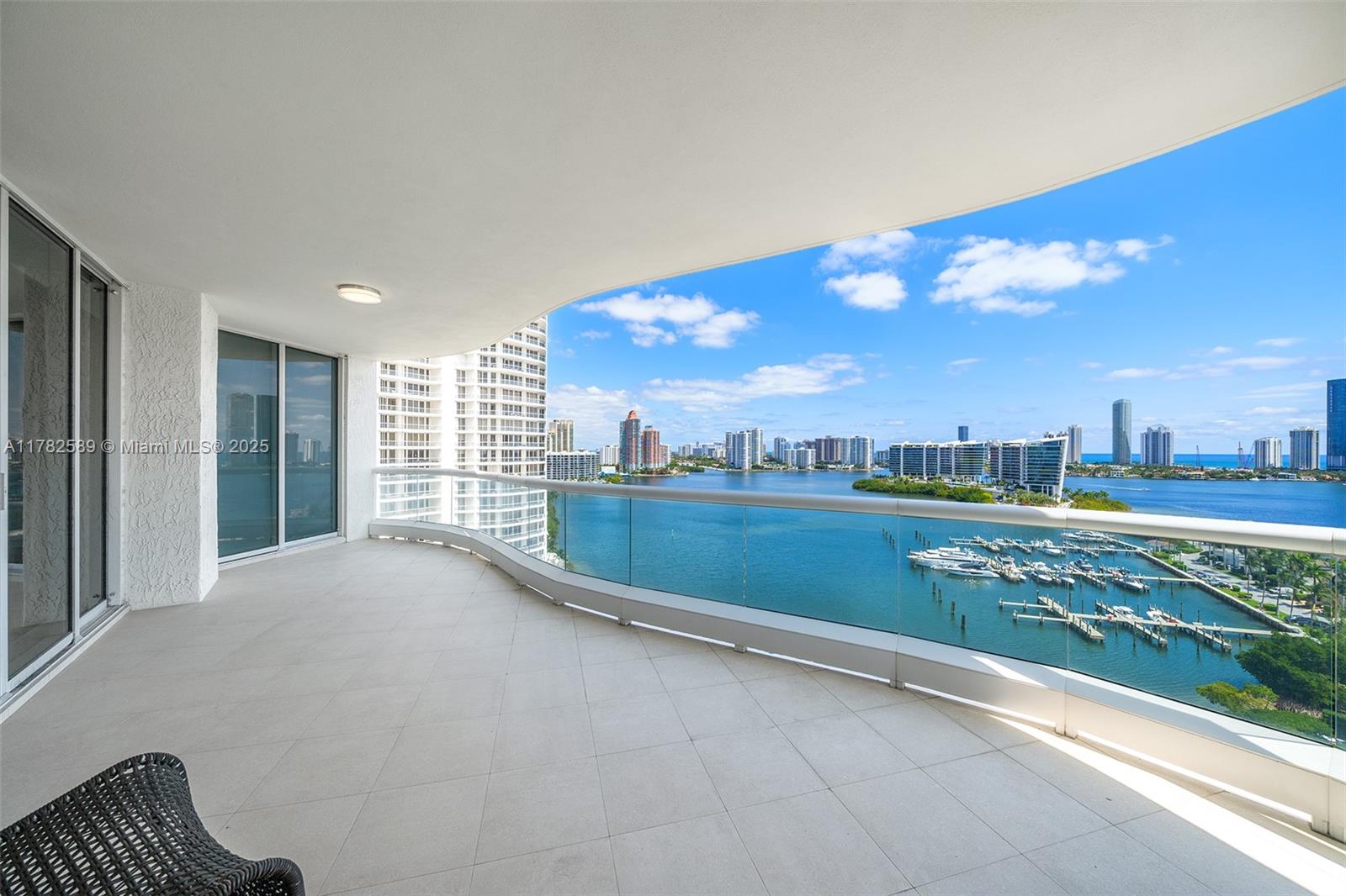 BELLAMARE @ WILLIAMS ISLA - Residential