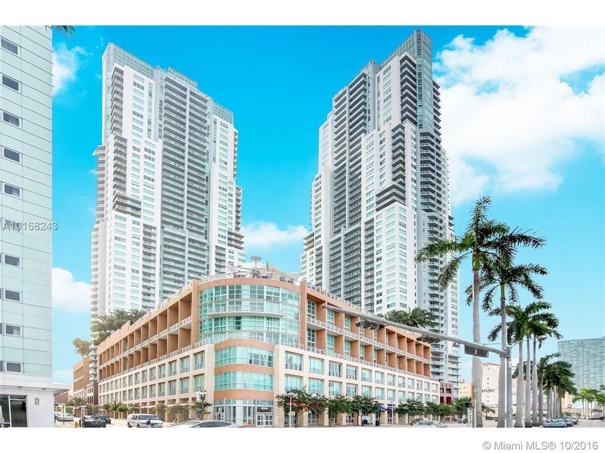 One of the most amazing 2 bedroom 2 bathroom unit one floor below the penthouse that you will ever see.  Directly facing the Bay and as far as you can see of the Ocean.   Marble floor throughout the apartment.   Snaidero cabinets in the kitchen and bathrooms. Elegance the moment you walk in.