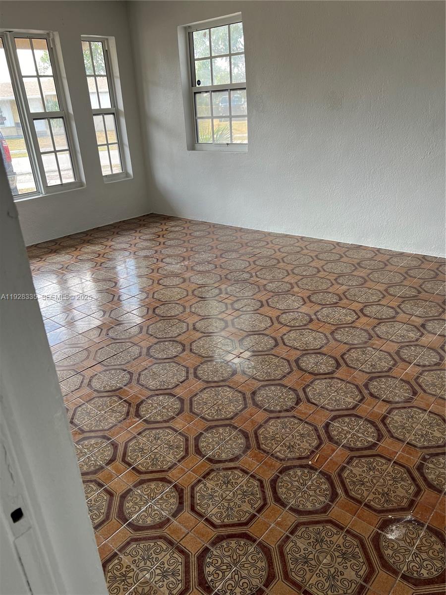 CAROL CITY 1 ST ADDN - Residential Lease