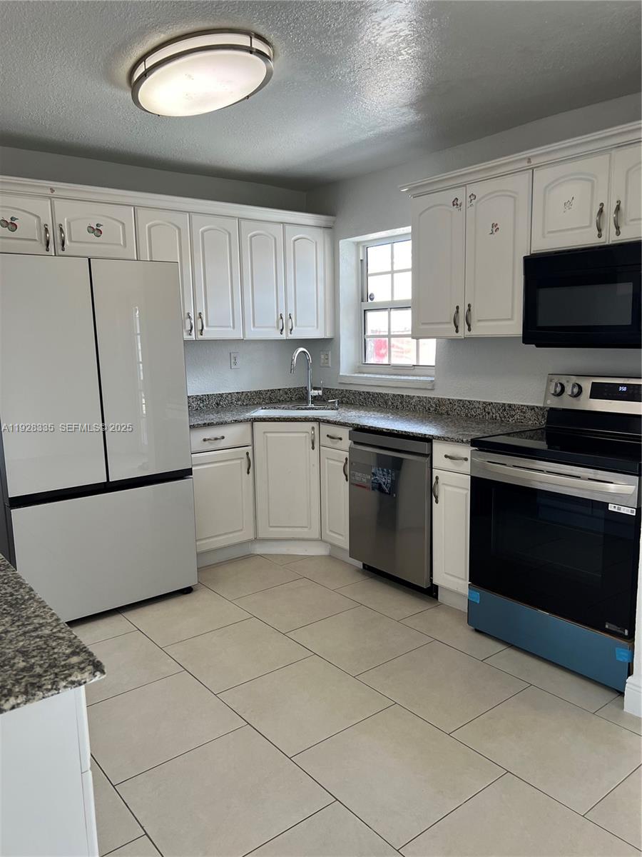 CAROL CITY 1 ST ADDN - Residential Lease