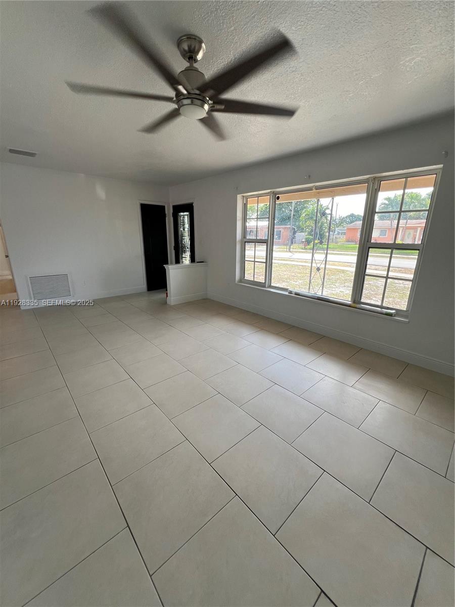 CAROL CITY 1 ST ADDN - Residential Lease