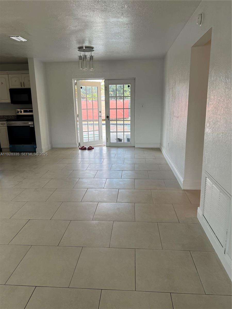 CAROL CITY 1 ST ADDN - Residential Lease