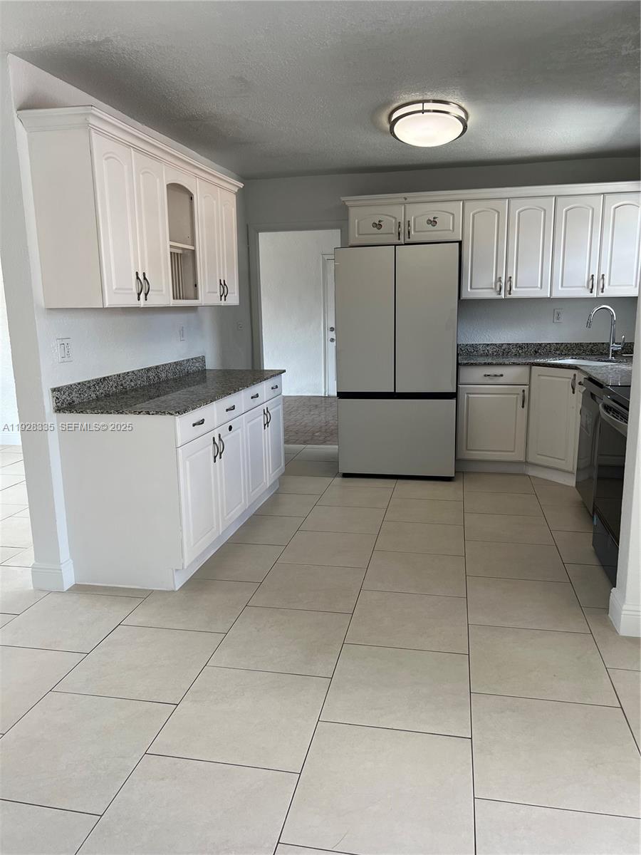 CAROL CITY 1 ST ADDN - Residential Lease