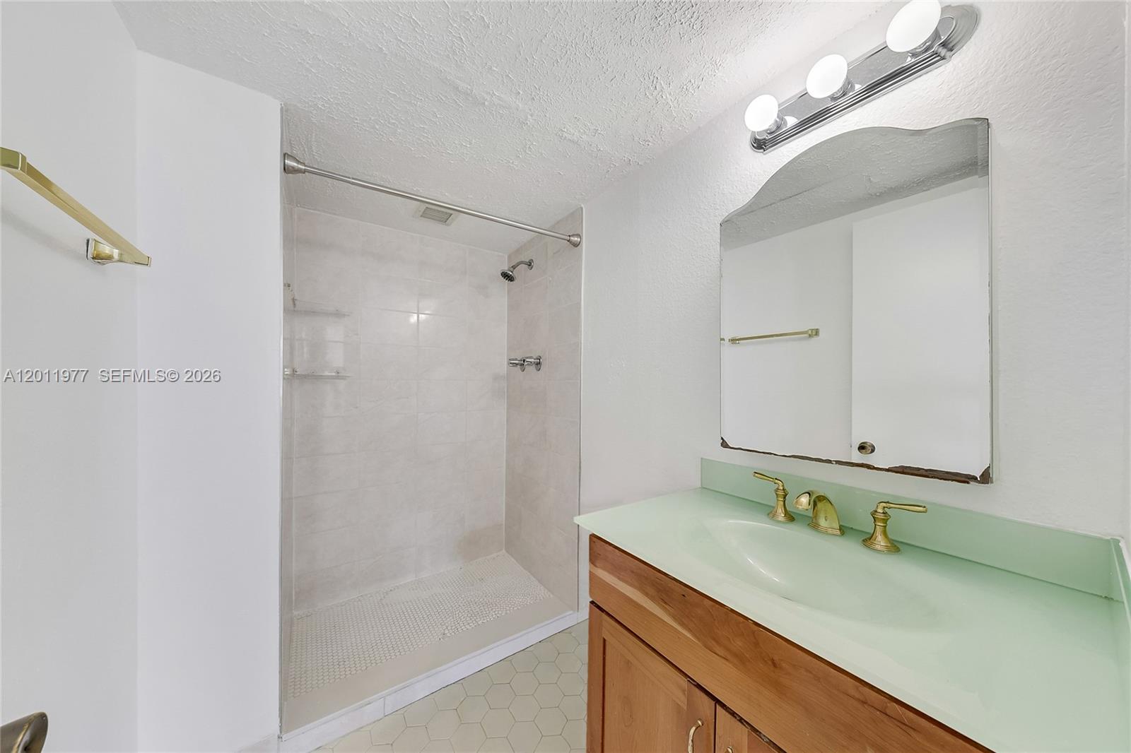 ADMIRALS PORT CONDO WEST - Residential