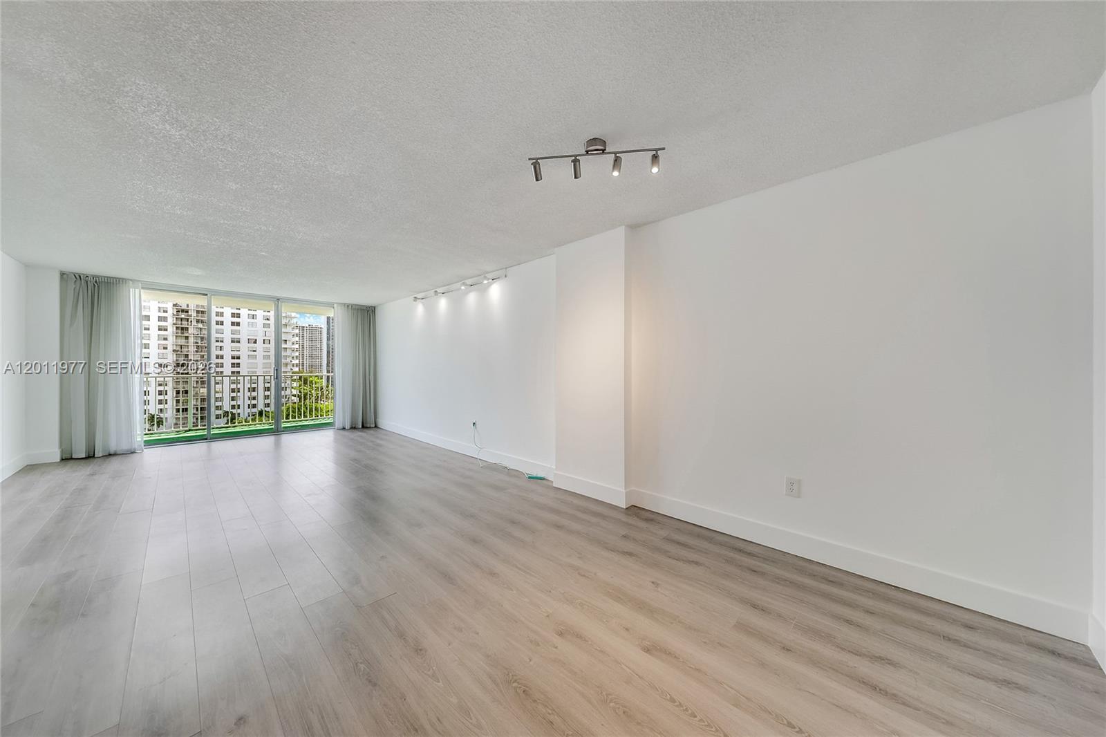 ADMIRALS PORT CONDO WEST - Residential