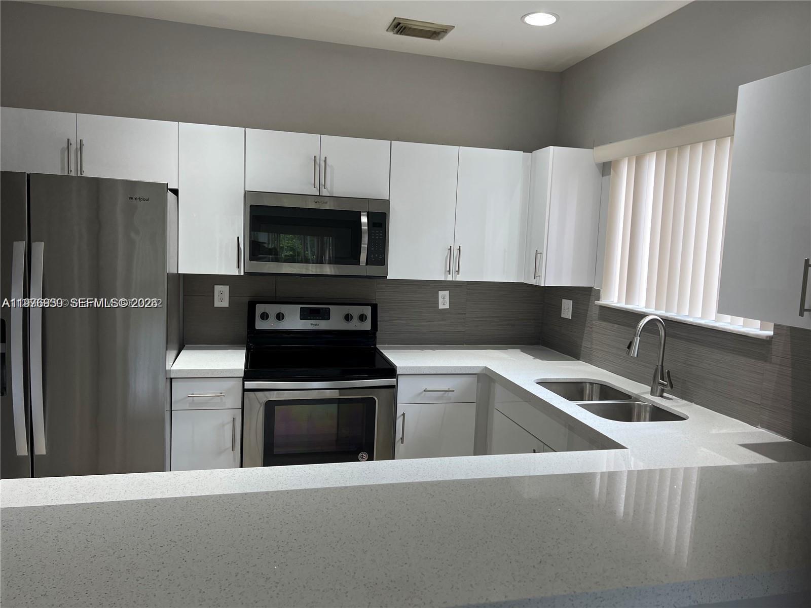 EMILIOS PLACE AT OASIS - Residential Lease