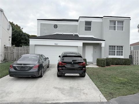 9861 SW 222nd Ter Cutler Bay FL 33190