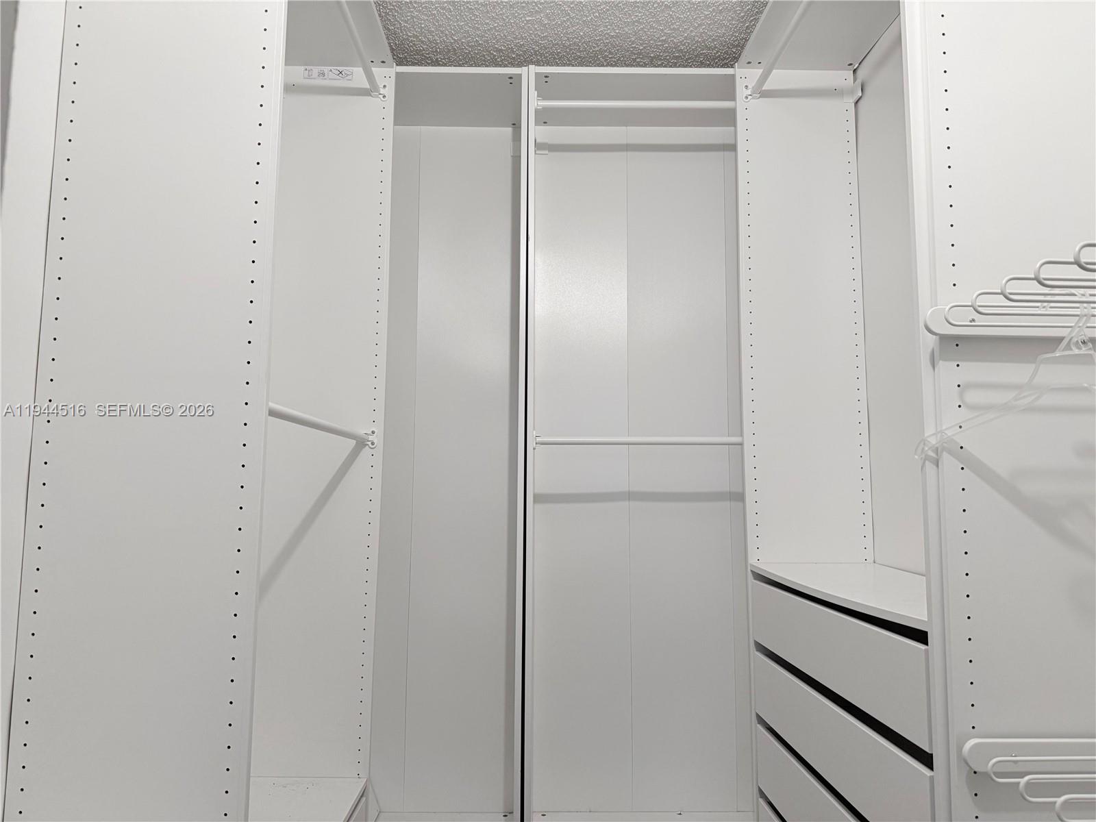 LAKES BY THE BAY SEC 5 - Residential