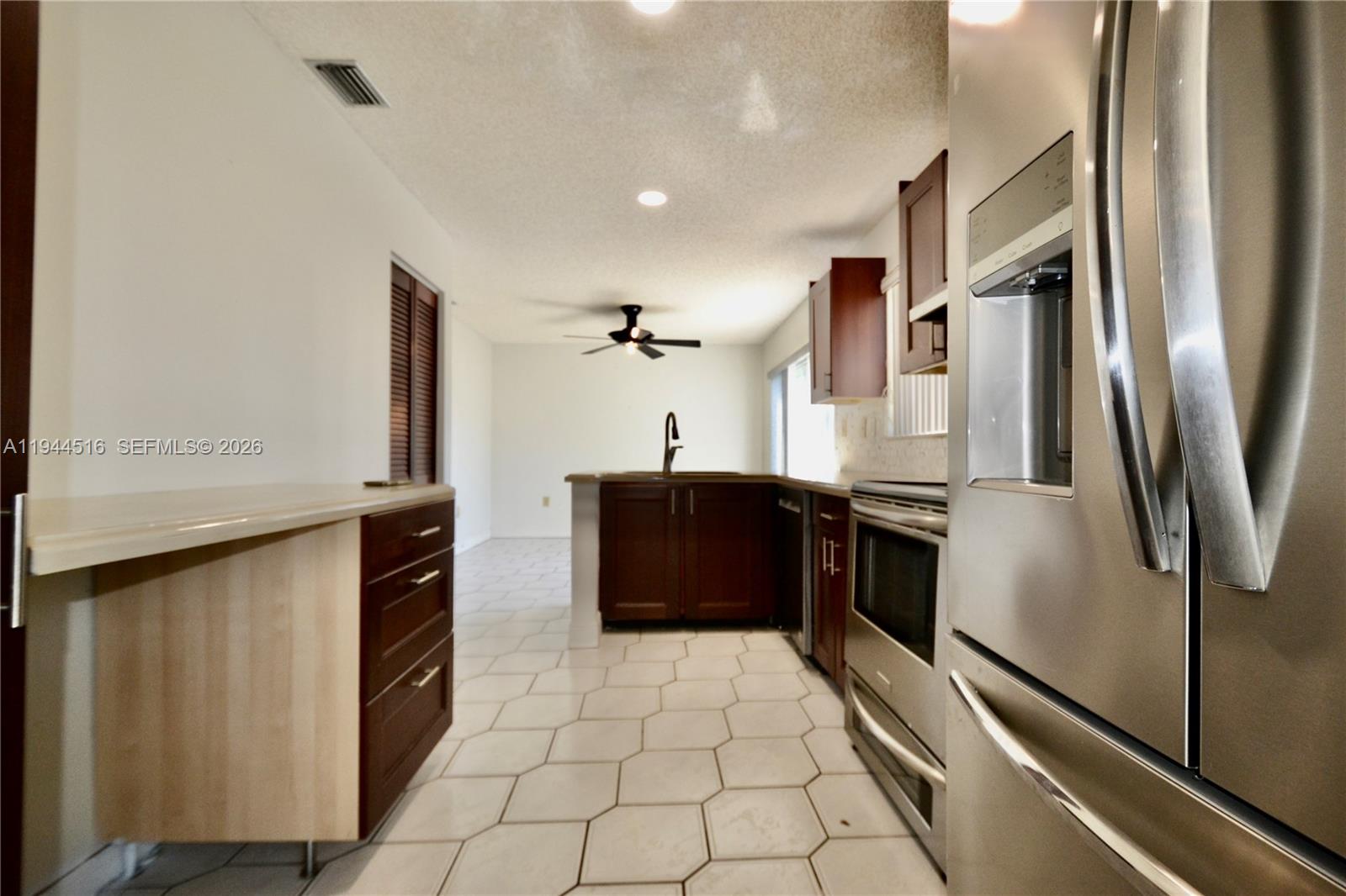 LAKES BY THE BAY SEC 5 - Residential