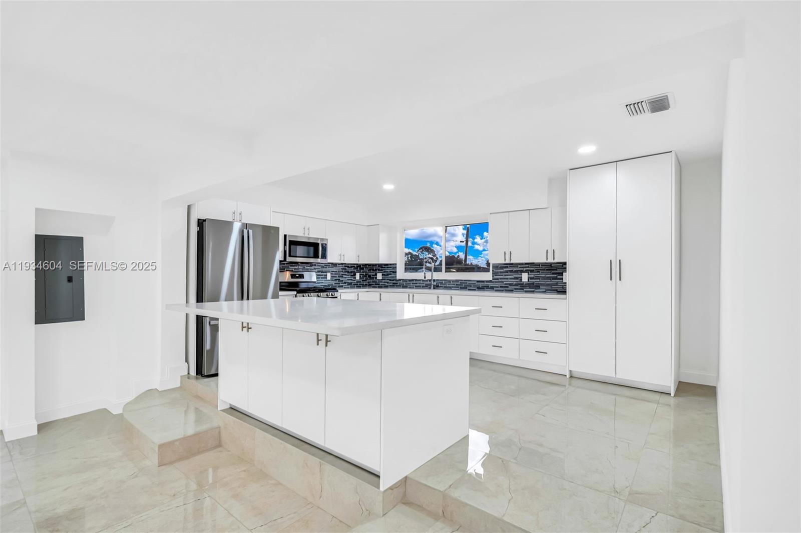 BUNCHE PARK - Residential