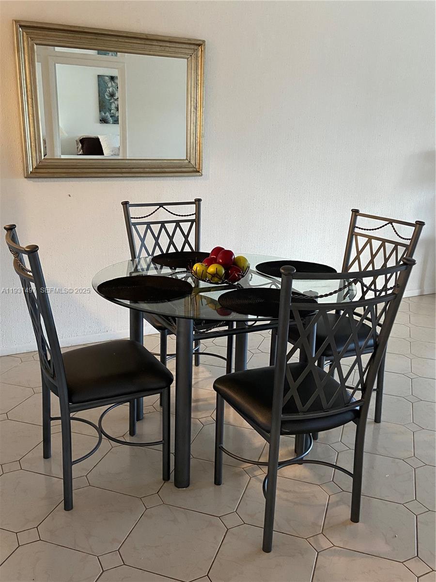 PALM GREENS AT VILLA DEL - Residential Lease