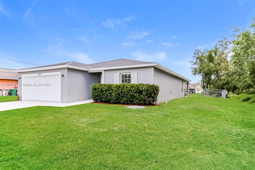 Photo of 233 SW Bedford Rd, Port Saint Lucie, FL 34953 (MLS # A11505555)