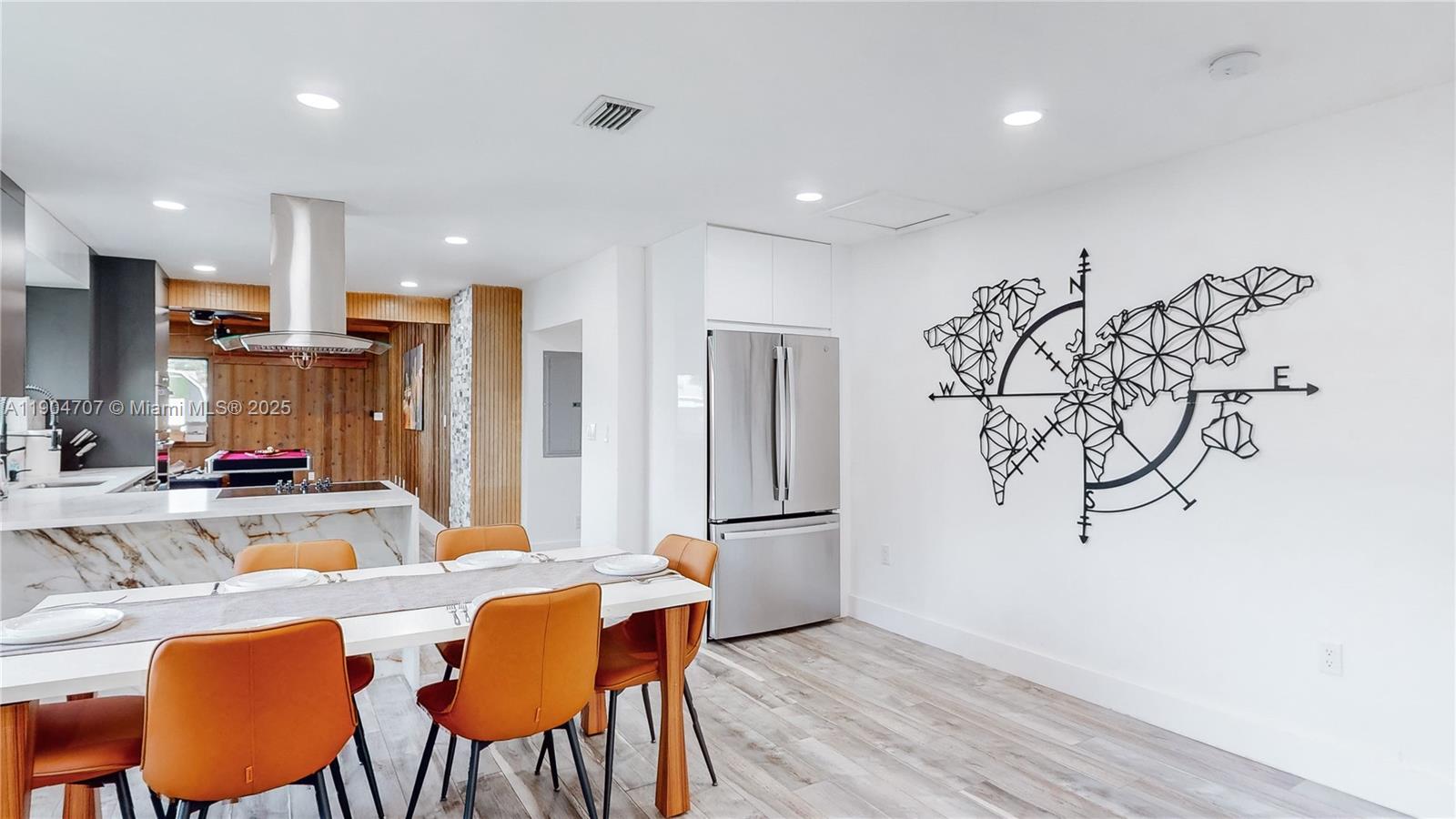 HOLLYWOOD TERRACE AMEN PL - Residential Lease