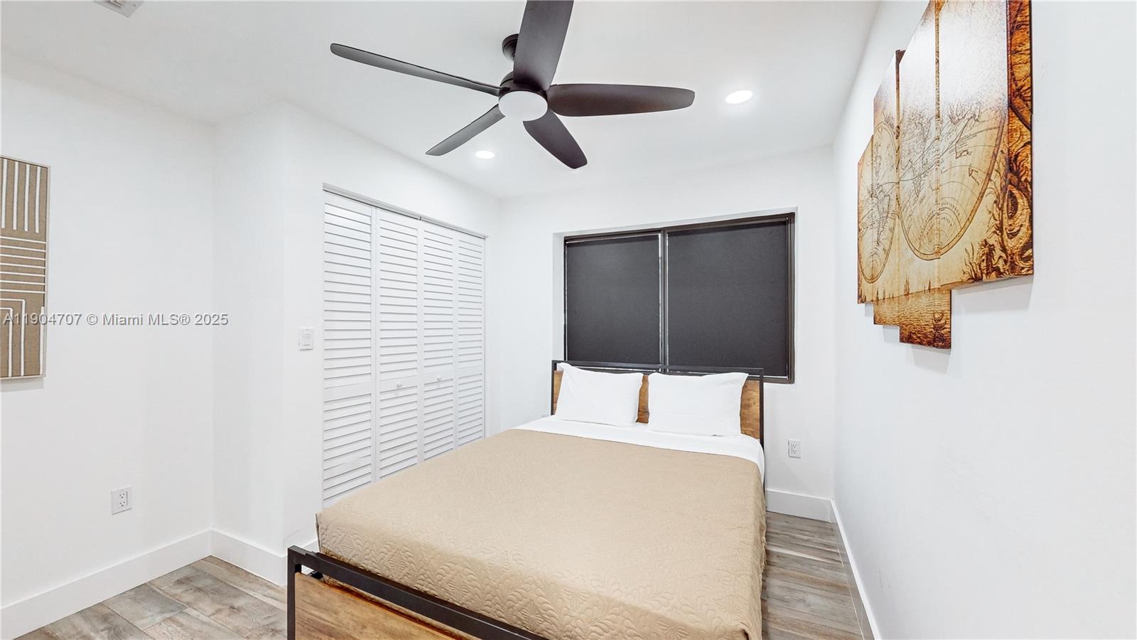 HOLLYWOOD TERRACE AMEN PL - Residential Lease