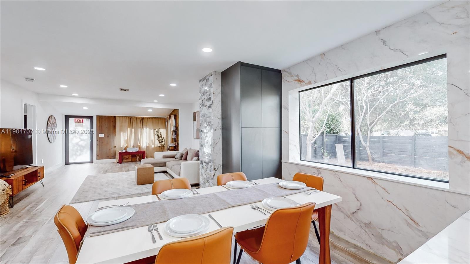 HOLLYWOOD TERRACE AMEN PL - Residential Lease