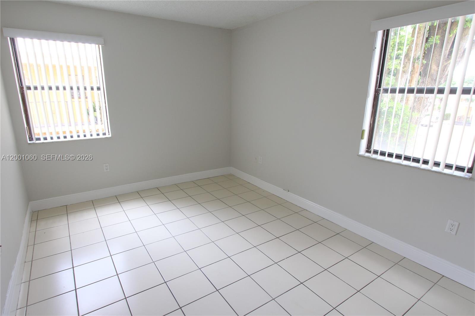 SOLEIL LAKE CONDO - Residential Lease