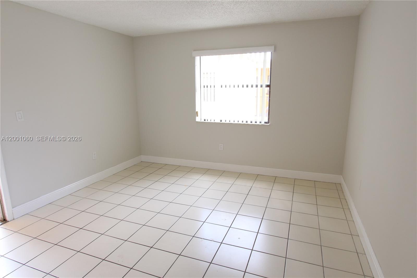 SOLEIL LAKE CONDO - Residential Lease