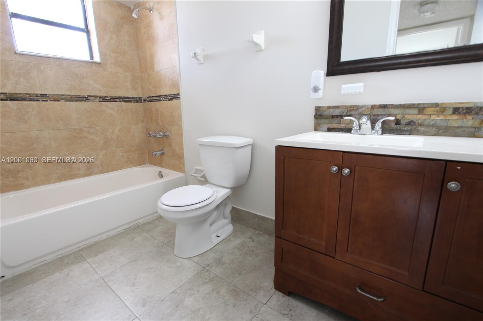 SOLEIL LAKE CONDO - Residential Lease