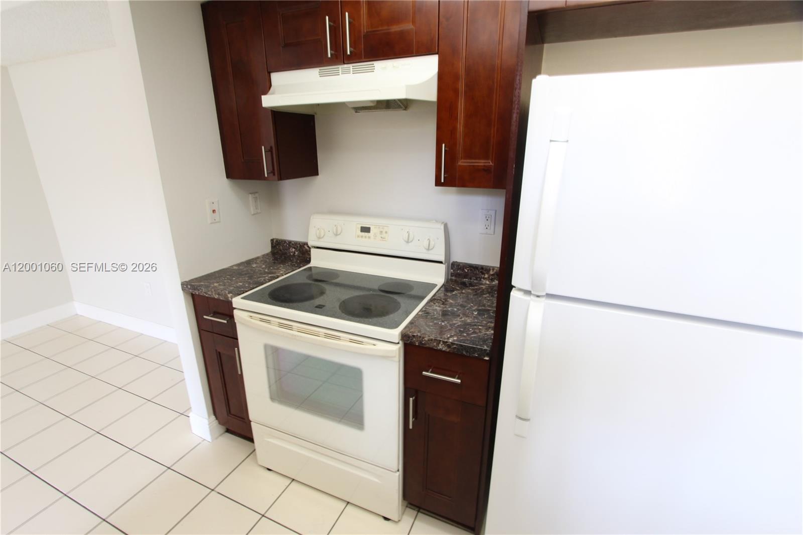 SOLEIL LAKE CONDO - Residential Lease