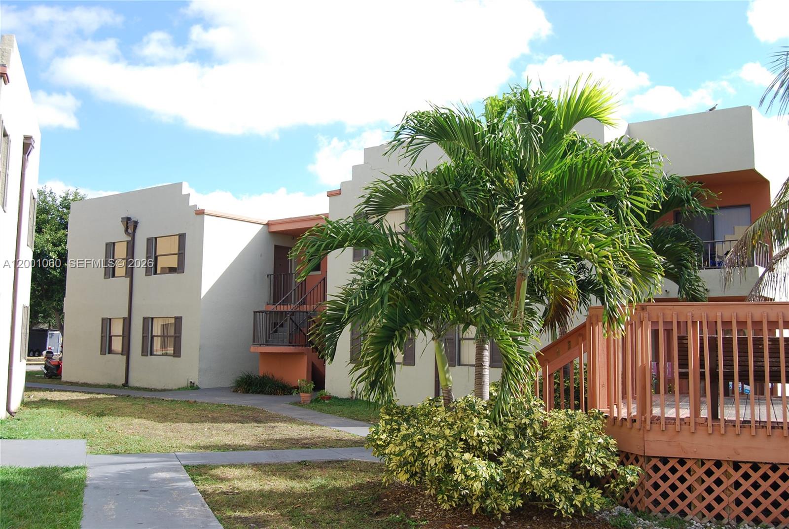 SOLEIL LAKE CONDO - Residential Lease