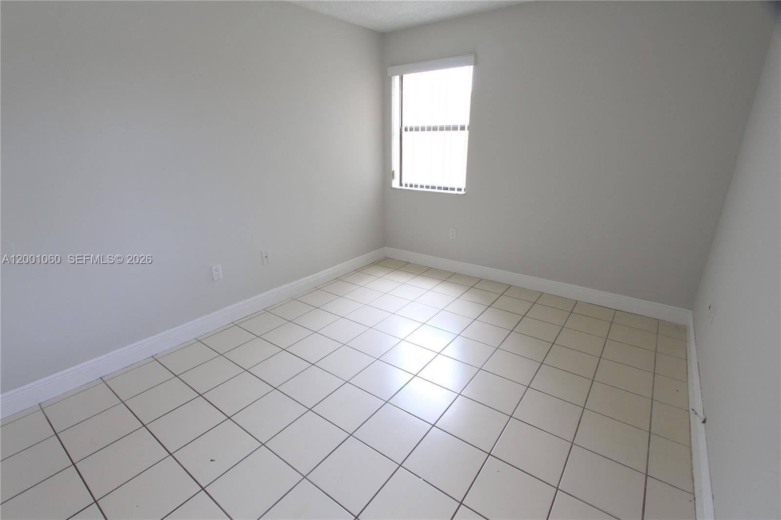 SOLEIL LAKE CONDO - Residential Lease