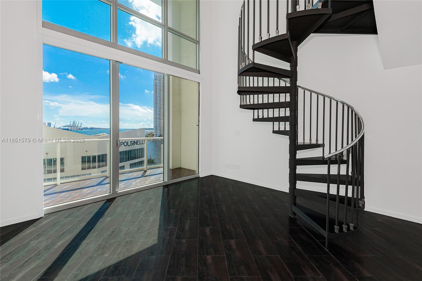 300 S Biscayne Blvd Loft 826